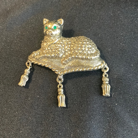 Avon brooch - Picture 1 of 3